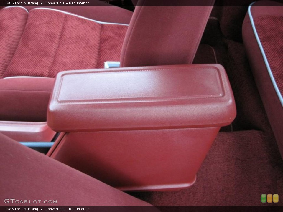 Red Interior Photo for the 1986 Ford Mustang GT Convertible #41873138