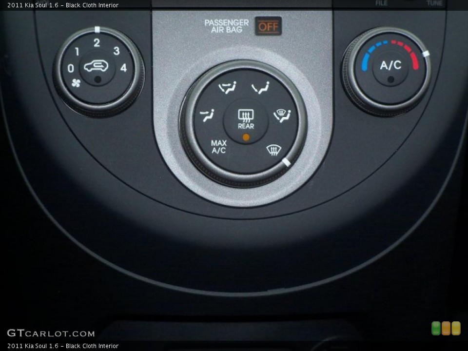 Black Cloth Interior Controls for the 2011 Kia Soul 1.6 #41877418