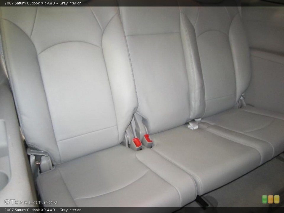Gray Interior Photo for the 2007 Saturn Outlook XR AWD #41879558