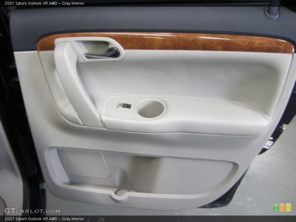 Gray Interior Door Panel for the 2007 Saturn Outlook XR AWD #41879602