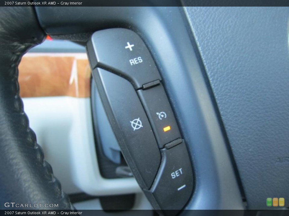 Gray Interior Controls for the 2007 Saturn Outlook XR AWD #41879730