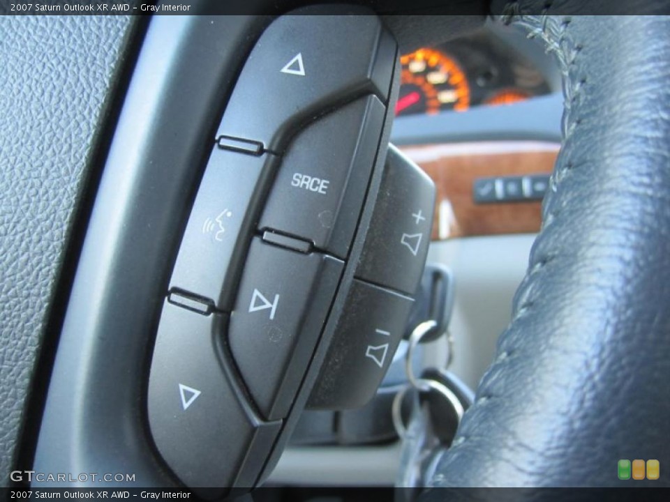 Gray Interior Controls for the 2007 Saturn Outlook XR AWD #41879750