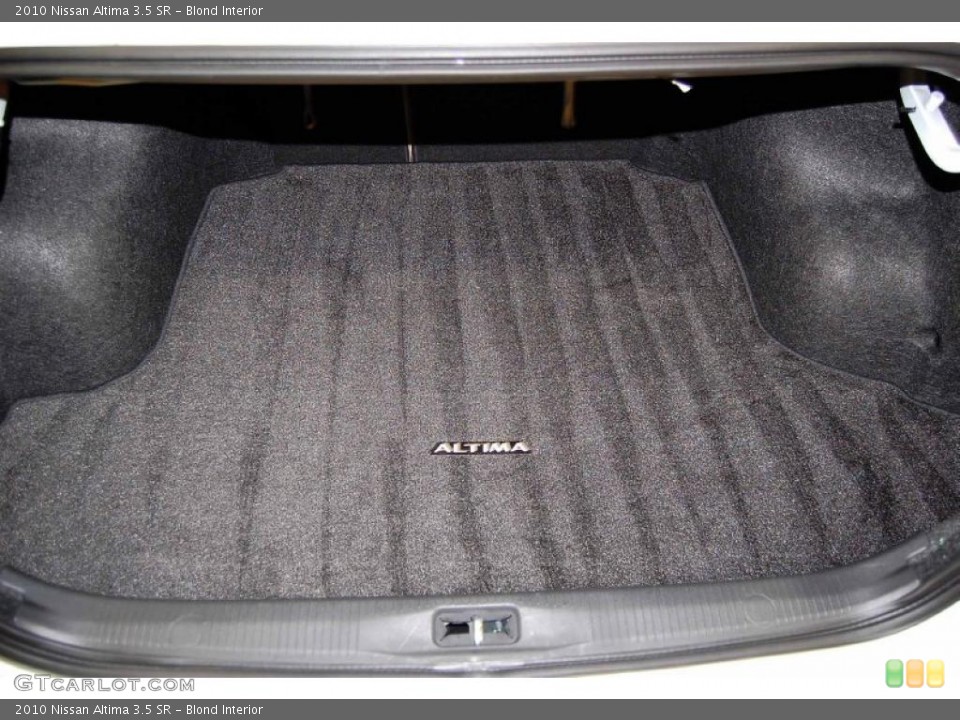 Blond Interior Trunk for the 2010 Nissan Altima 3.5 SR #41884051
