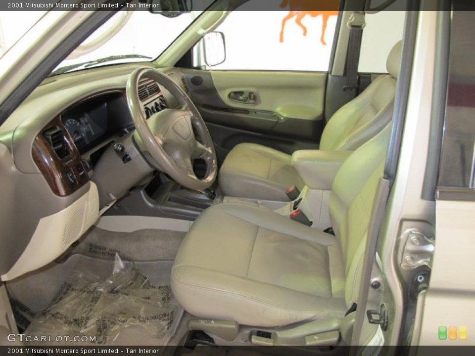 Tan 2001 Mitsubishi Montero Sport Interiors
