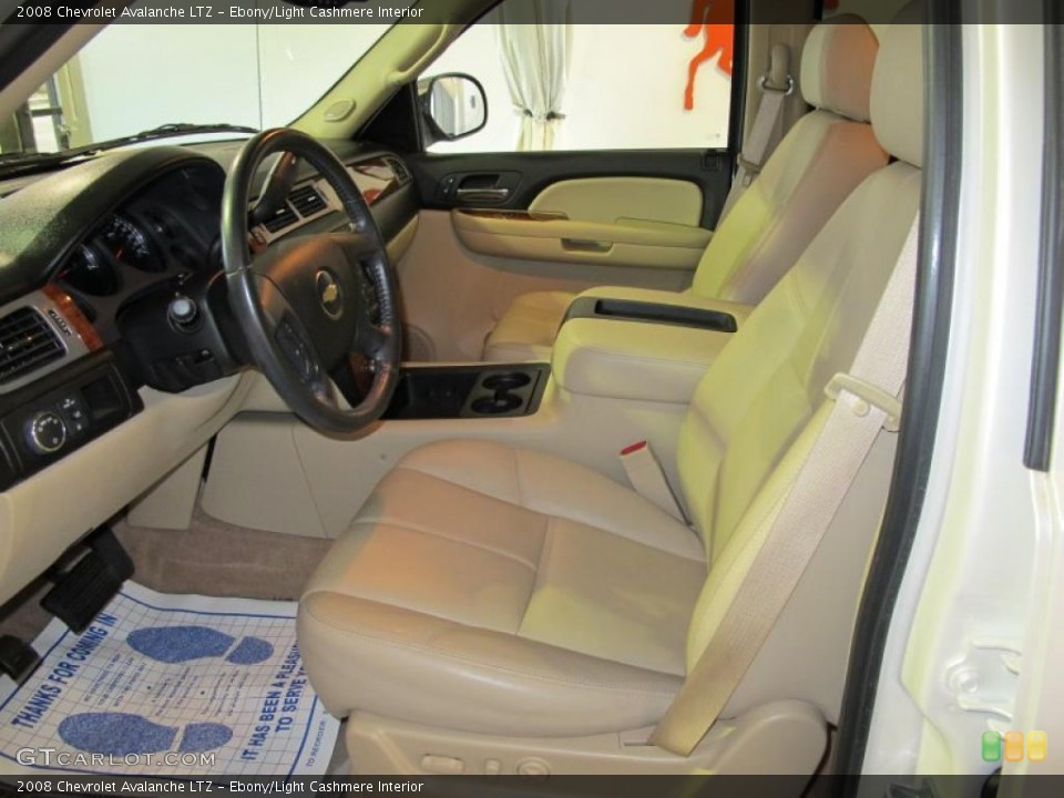 Ebony/Light Cashmere Interior Photo for the 2008 Chevrolet Avalanche LTZ #41886051