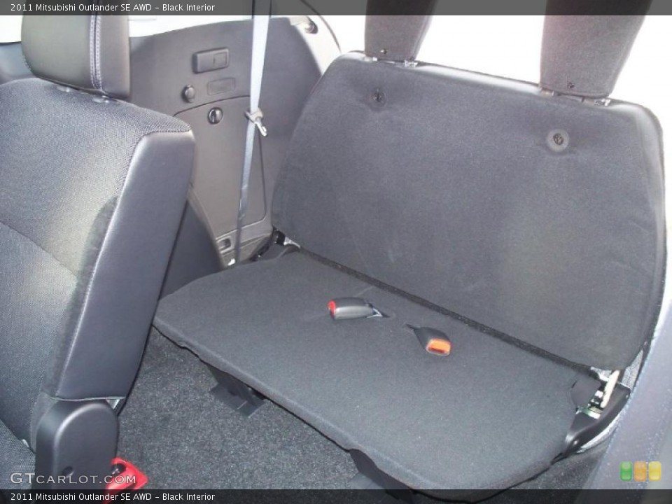 Black Interior Photo for the 2011 Mitsubishi Outlander SE AWD #41915433