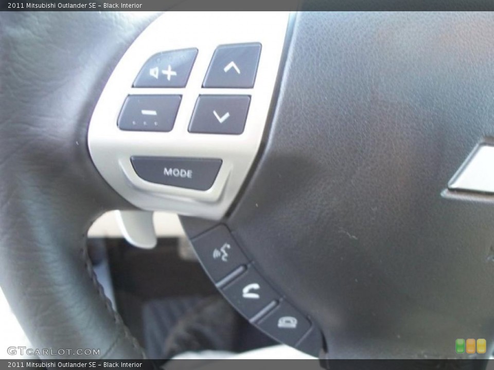 Black Interior Controls for the 2011 Mitsubishi Outlander SE #41915797