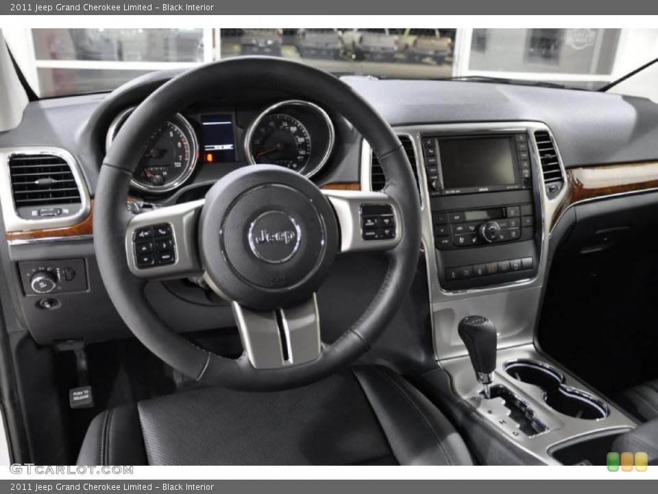 Black Interior Photo for the 2011 Jeep Grand Cherokee Limited #41919698