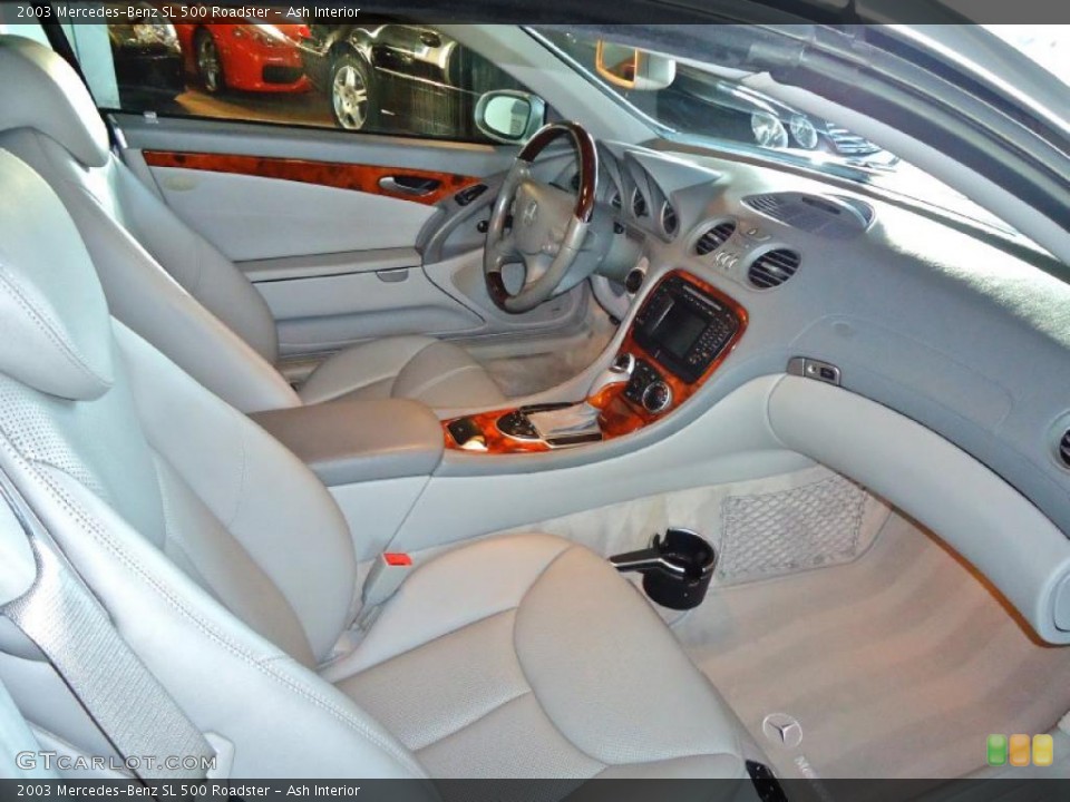 Ash Interior Photo for the 2003 Mercedes-Benz SL 500 Roadster #41924779