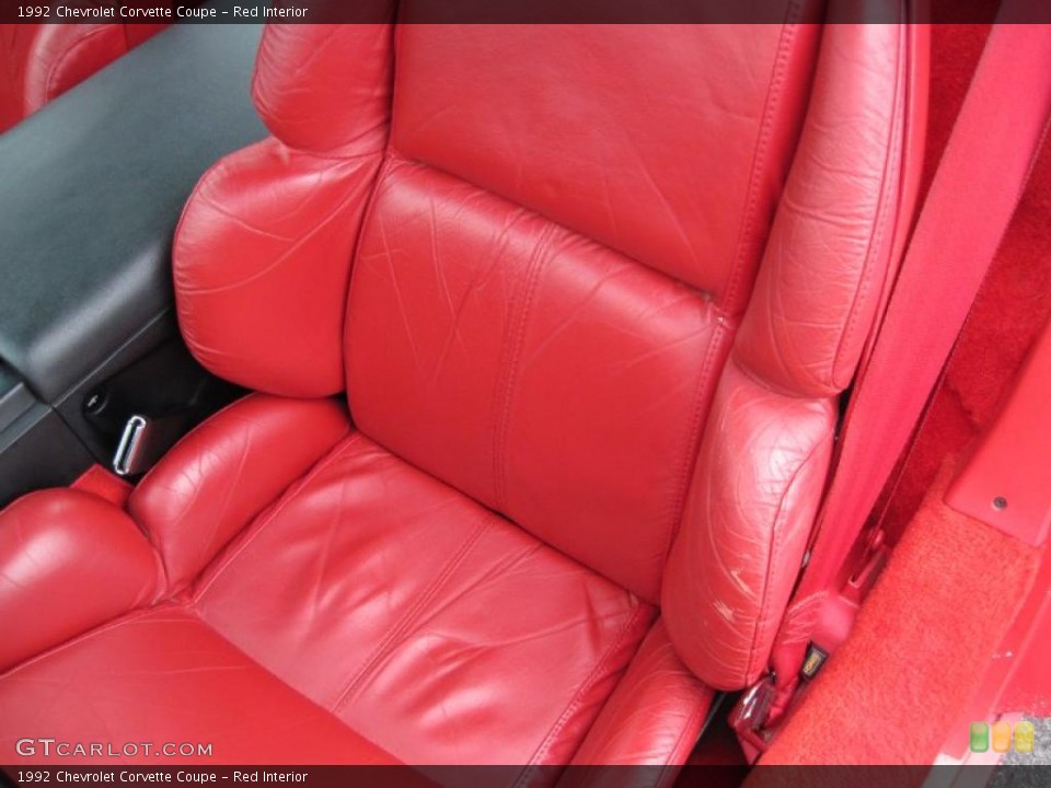 Red Interior Photo for the 1992 Chevrolet Corvette Coupe #41926239