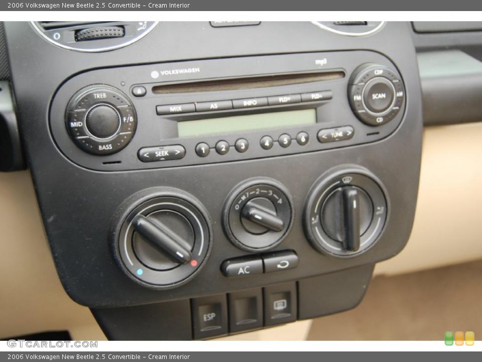Cream Interior Controls for the 2006 Volkswagen New Beetle 2.5 Convertible #41933572