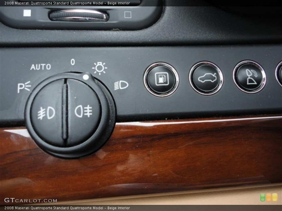 Beige Interior Controls for the 2008 Maserati Quattroporte  #41938554