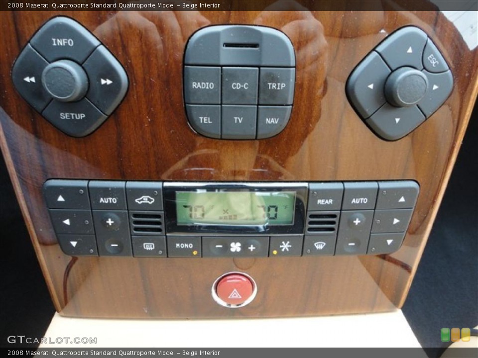 Beige Interior Controls for the 2008 Maserati Quattroporte  #41938586