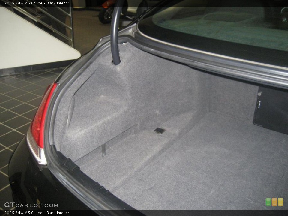 Black Interior Trunk for the 2006 BMW M6 Coupe #41947198