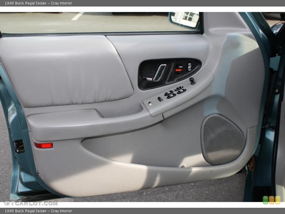 Gray Interior Door Panel for the 1996 Buick Regal Sedan #42007404