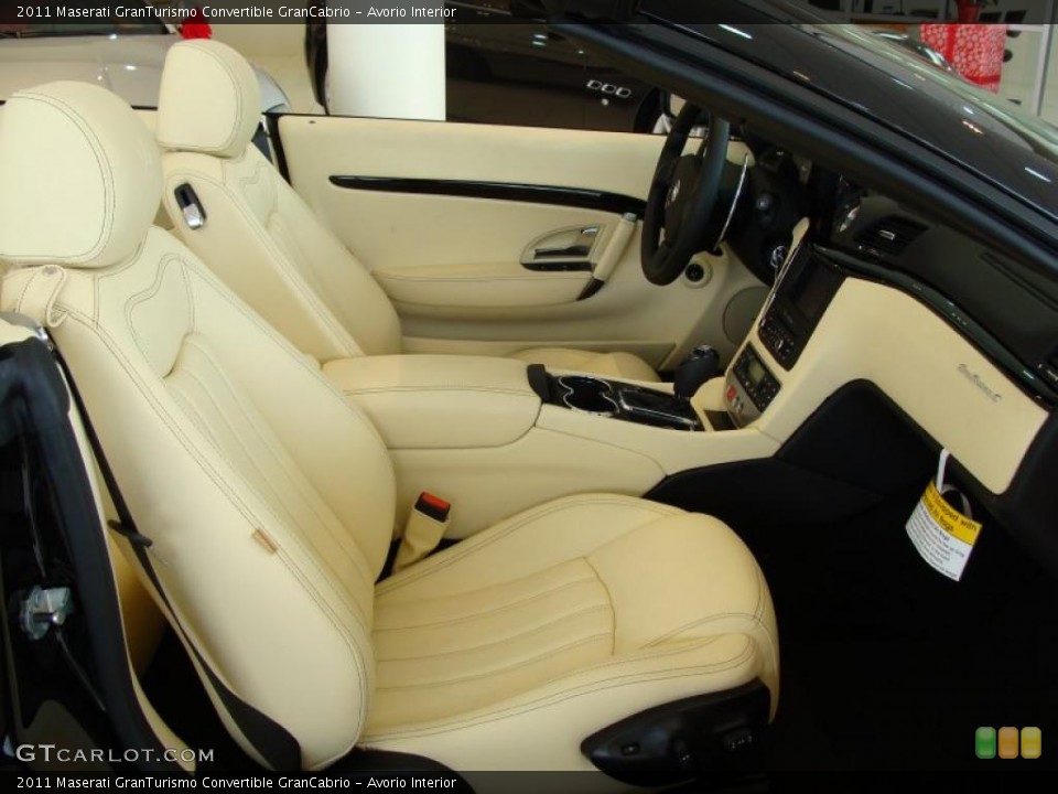 Avorio Interior Photo for the 2011 Maserati GranTurismo Convertible GranCabrio #42023069