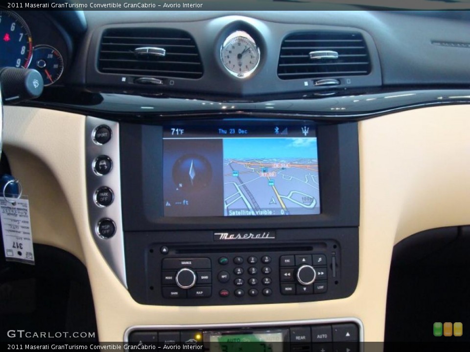 Avorio Interior Navigation for the 2011 Maserati GranTurismo Convertible GranCabrio #42023129