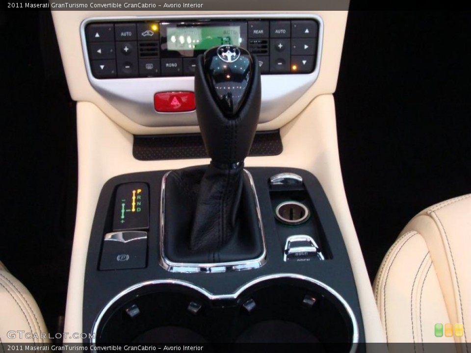 Avorio Interior Transmission for the 2011 Maserati GranTurismo Convertible GranCabrio #42023141