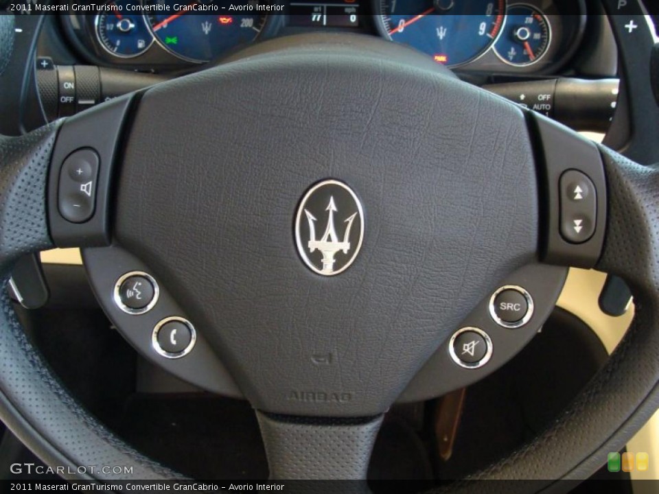 Avorio Interior Controls for the 2011 Maserati GranTurismo Convertible GranCabrio #42023185