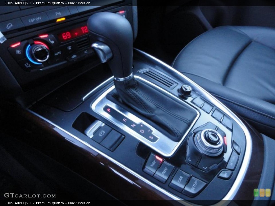 Black Interior Transmission for the 2009 Audi Q5 3.2 Premium quattro #42023758
