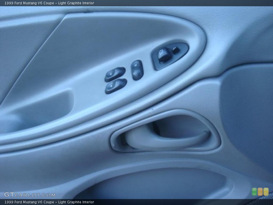Light Graphite Interior Controls for the 1999 Ford Mustang V6 Coupe #42039263