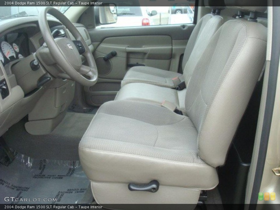 Taupe Interior Photo for the 2004 Dodge Ram 1500 SLT Regular Cab #42044524
