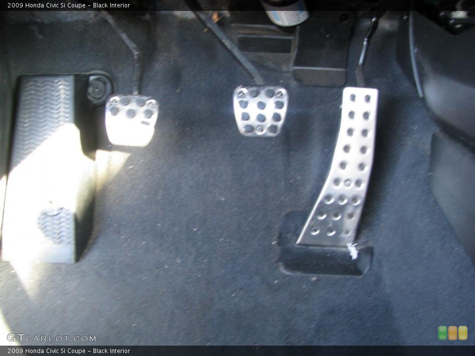 Black Interior Controls for the 2009 Honda Civic Si Coupe #42062111