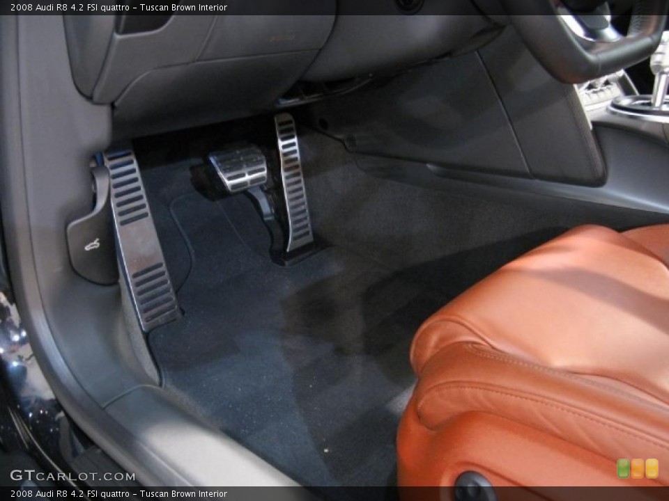 Tuscan Brown Interior Controls for the 2008 Audi R8 4.2 FSI quattro #42067323