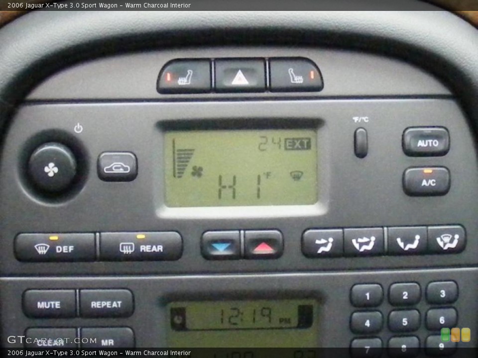 Warm Charcoal Interior Controls for the 2006 Jaguar X-Type 3.0 Sport Wagon #42071255
