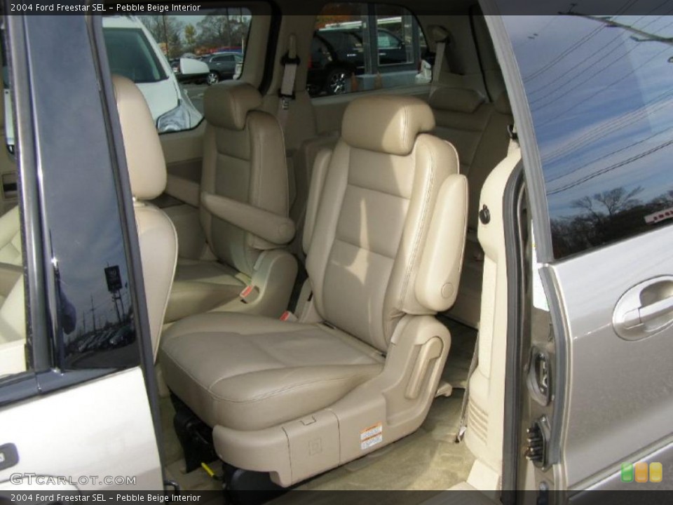 Pebble Beige Interior Photo for the 2004 Ford Freestar SEL #42094451