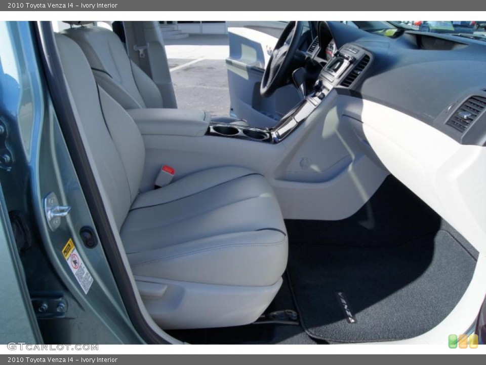 Ivory Interior Photo for the 2010 Toyota Venza I4 #42097412