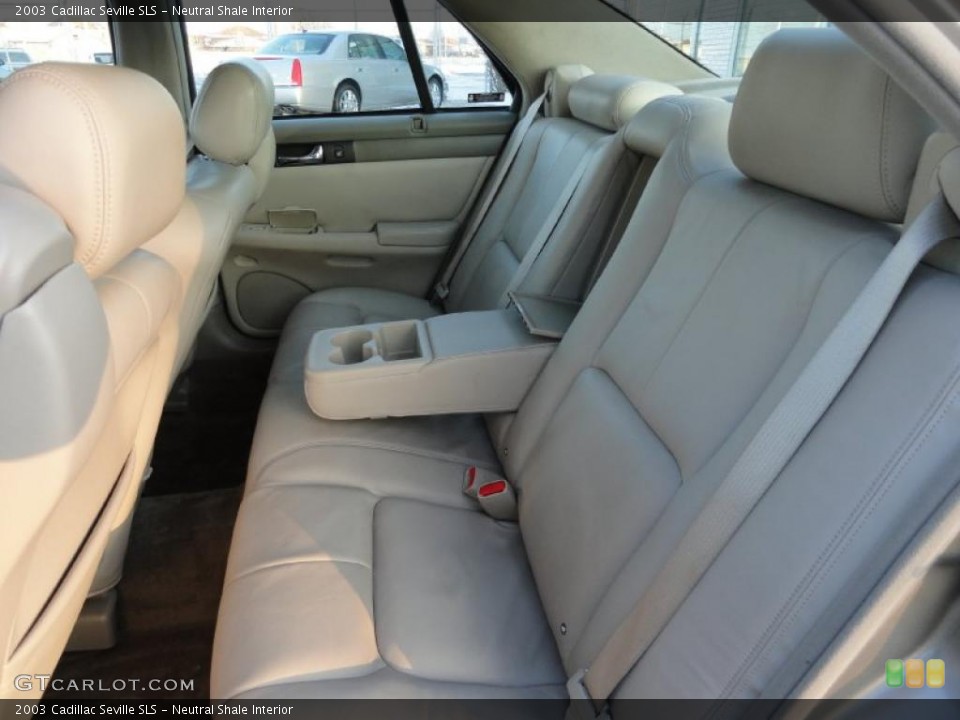 Neutral Shale Interior Photo for the 2003 Cadillac Seville SLS #42108157