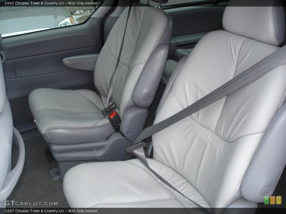 Mist Gray Interior Photo for the 1997 Chrysler Town & Country LXi #42120506