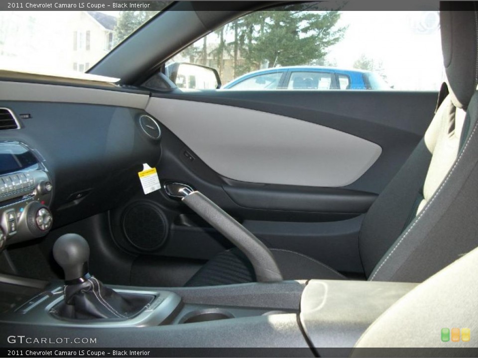 Black Interior Photo for the 2011 Chevrolet Camaro LS Coupe #42142060