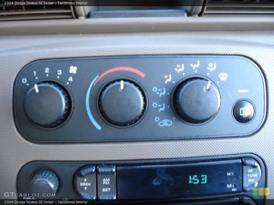 Sandstone Interior Controls for the 2004 Dodge Stratus SE Sedan #42144814