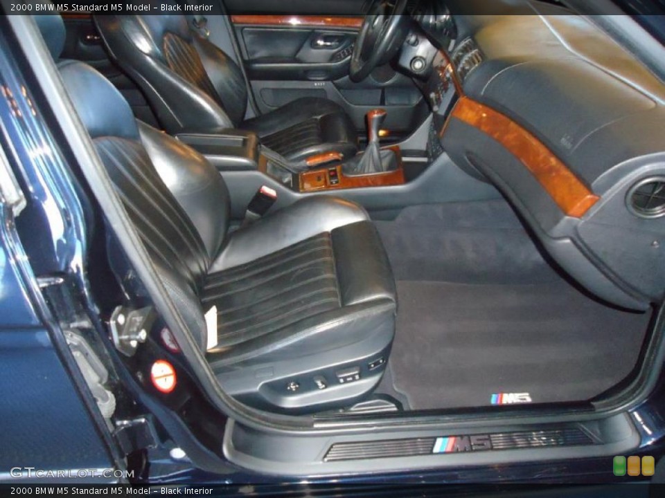 Black Interior Photo for the 2000 BMW M5  #42151816