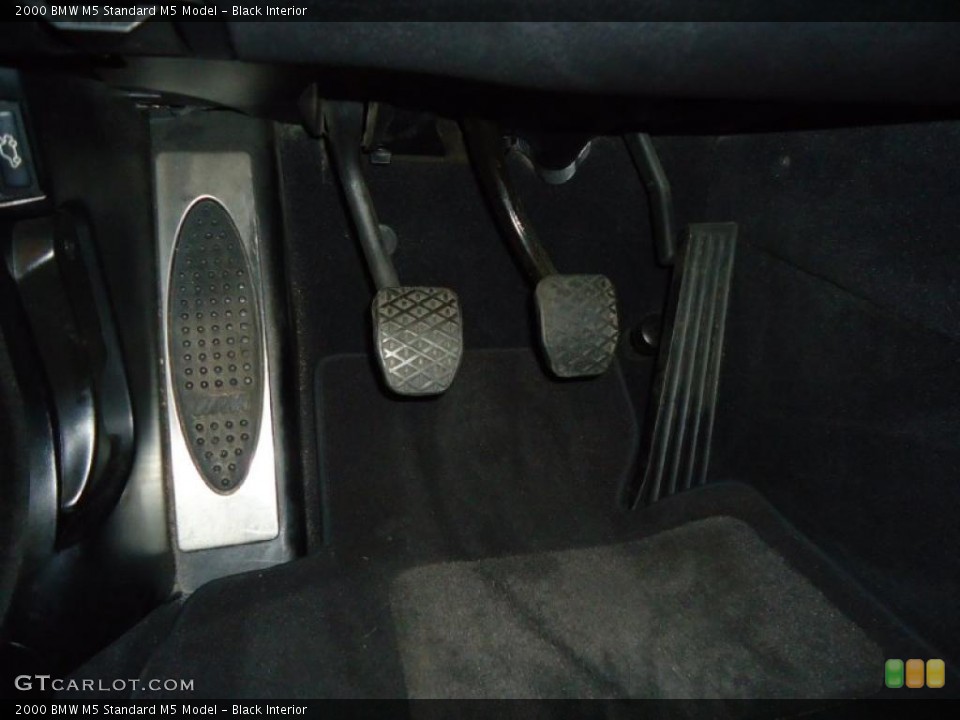 Black Interior Controls for the 2000 BMW M5  #42152144