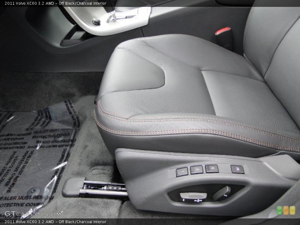 Off Black/Charcoal Interior Photo for the 2011 Volvo XC60 3.2 AWD #42155884