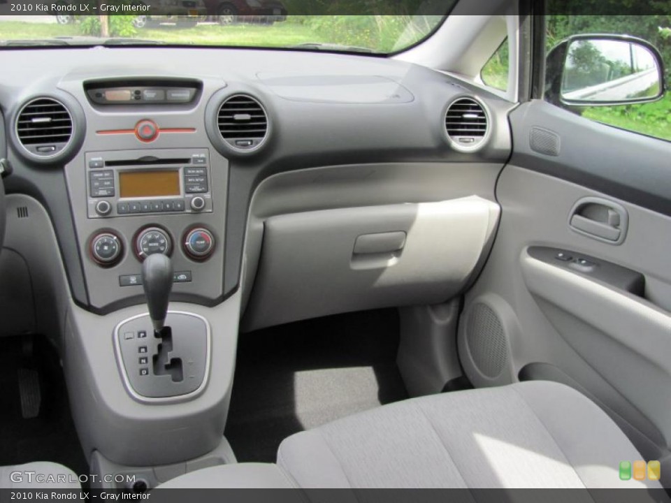 Gray Interior Photo for the 2010 Kia Rondo LX #42173668