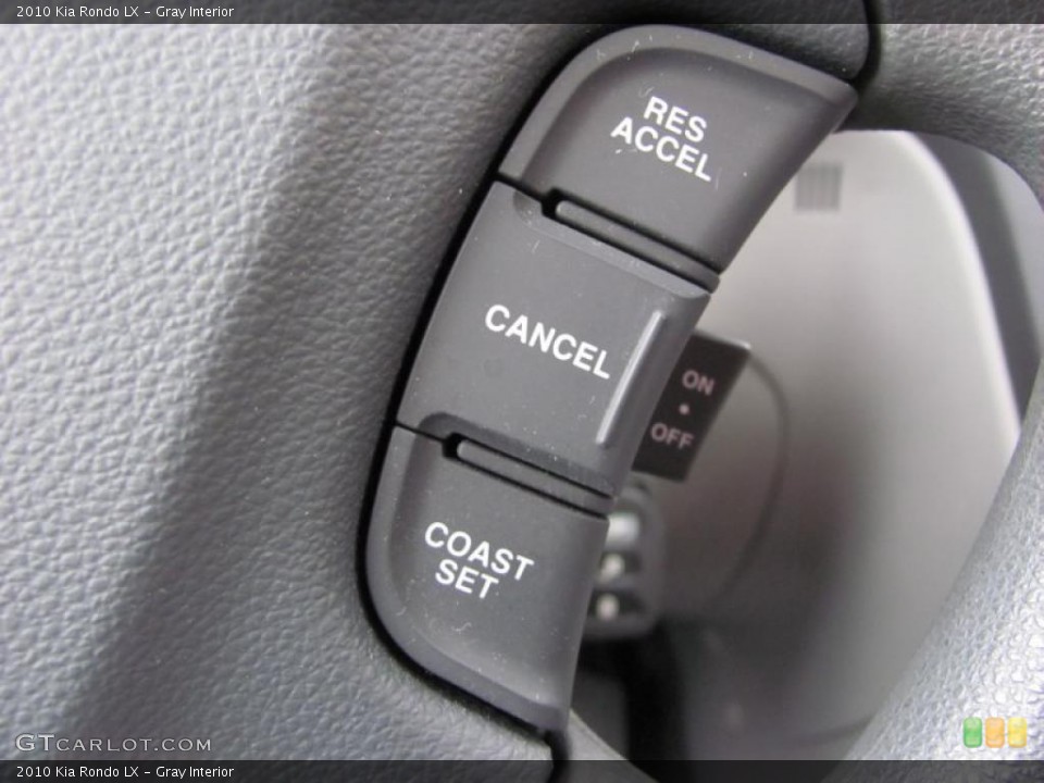 Gray Interior Controls for the 2010 Kia Rondo LX #42173700