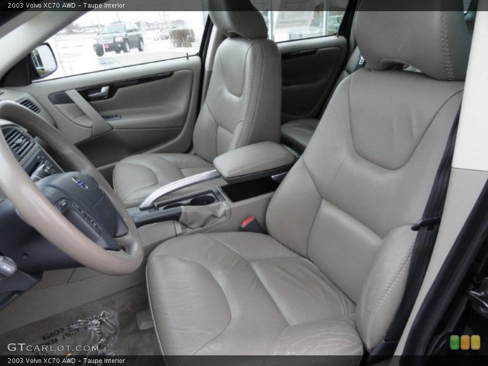 Taupe Interior Photo for the 2003 Volvo XC70 AWD #42193239