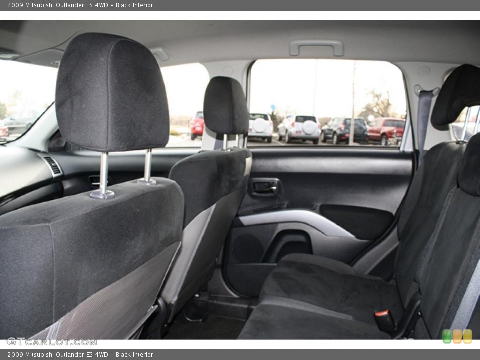 Black Interior Photo for the 2009 Mitsubishi Outlander ES 4WD #42195807