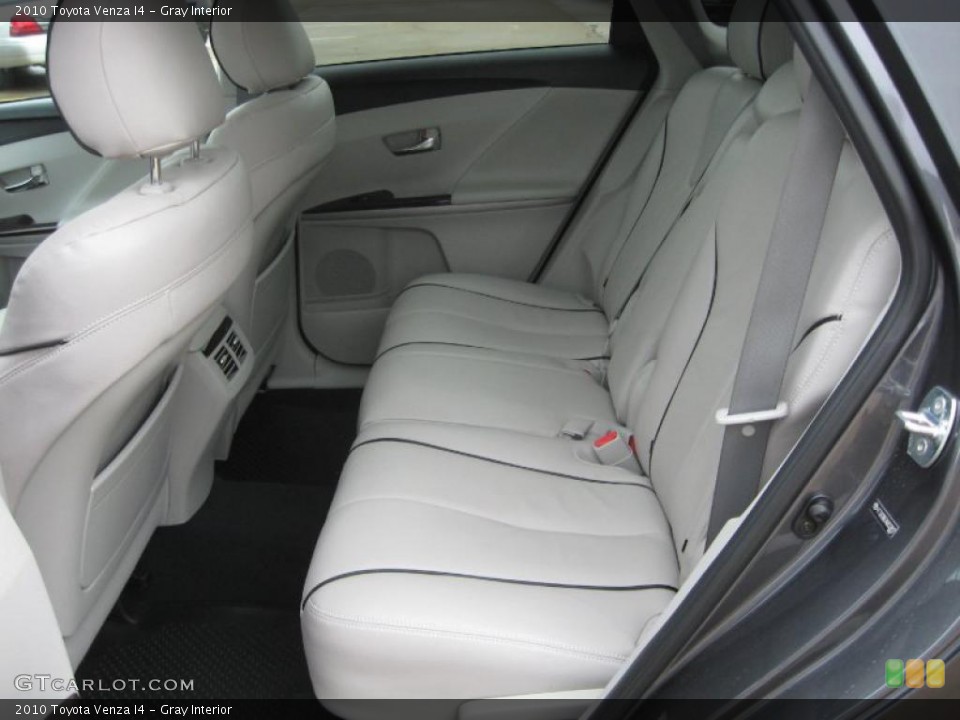 Gray Interior Photo for the 2010 Toyota Venza I4 #42201563