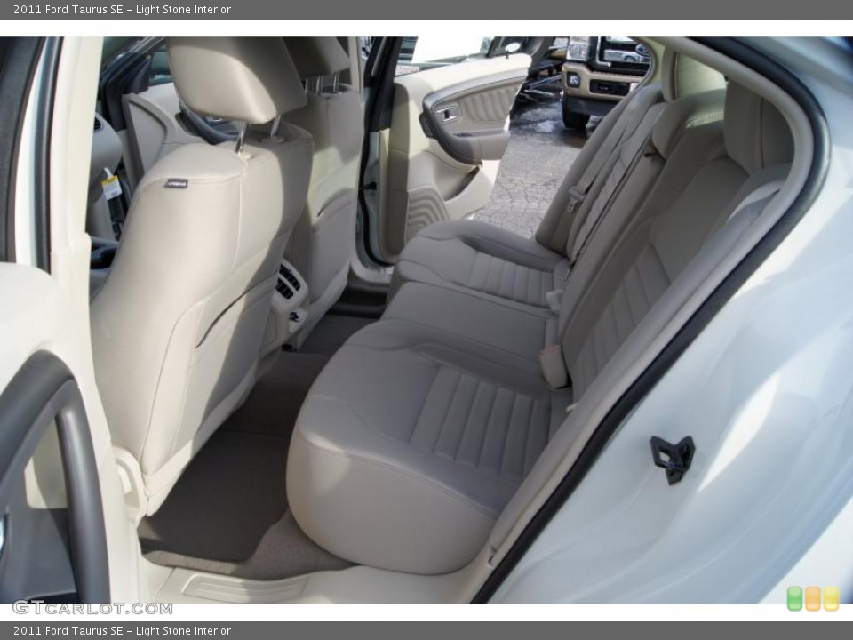 Light Stone Interior Photo for the 2011 Ford Taurus SE #42211935