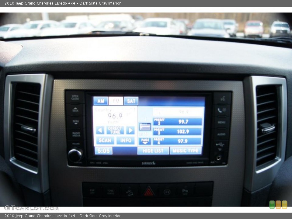 Dark Slate Gray Interior Controls for the 2010 Jeep Grand Cherokee Laredo 4x4 #42213427