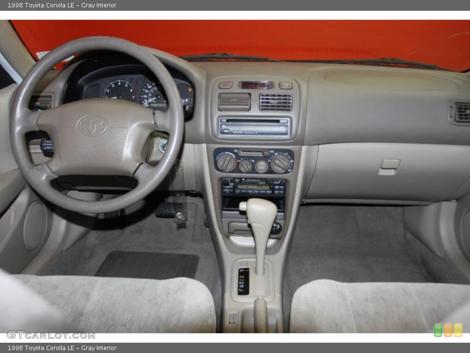 Gray Interior Photo for the 1998 Toyota Corolla LE #42223424