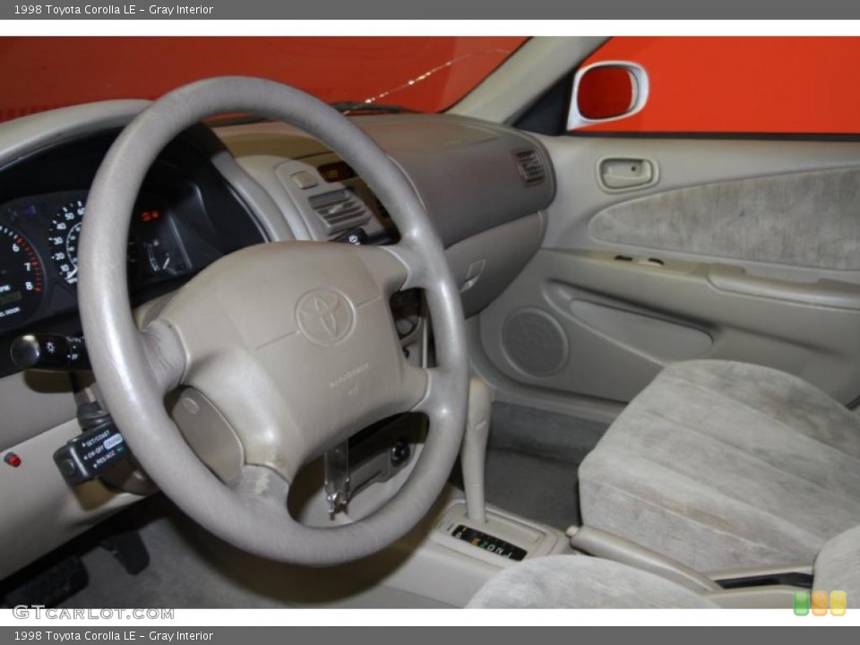 Gray Interior Photo for the 1998 Toyota Corolla LE #42223628