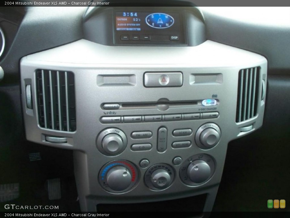 Charcoal Gray Interior Controls for the 2004 Mitsubishi Endeavor XLS AWD #42226008