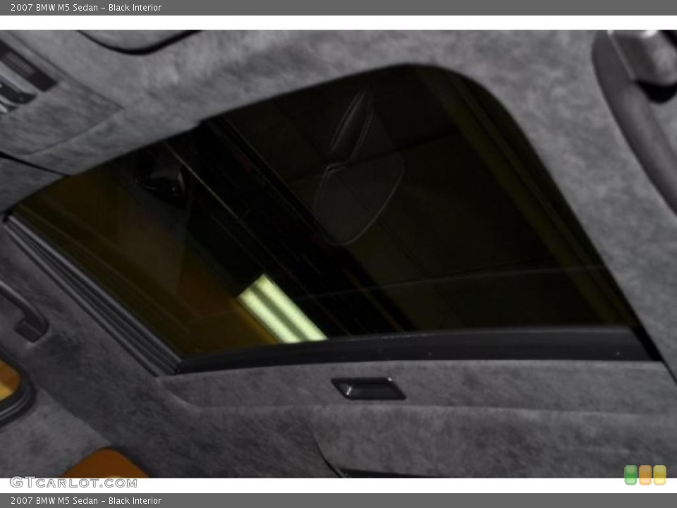 Black Interior Sunroof for the 2007 BMW M5 Sedan #42231374