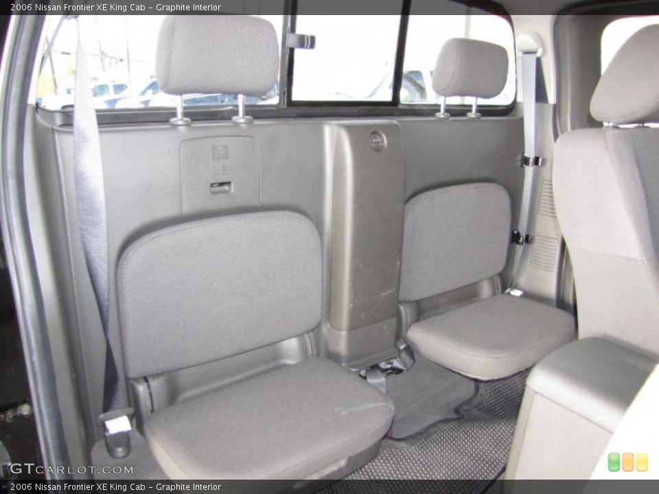 Graphite Interior Photo for the 2006 Nissan Frontier XE King Cab #42237712